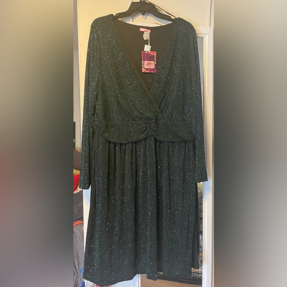 Beautiful party dress!!